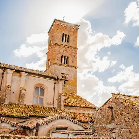 Il Campanile * Sutri